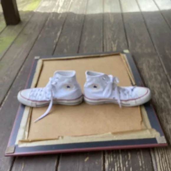 Converse All Star white high tops shoes Size 4