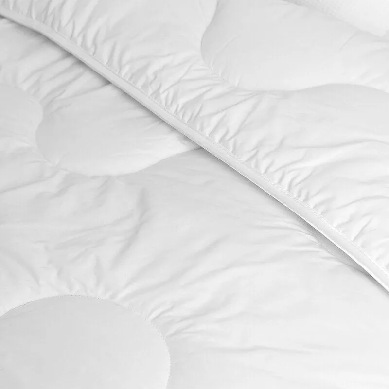 Gainsborough Essential All Seasons Quilt