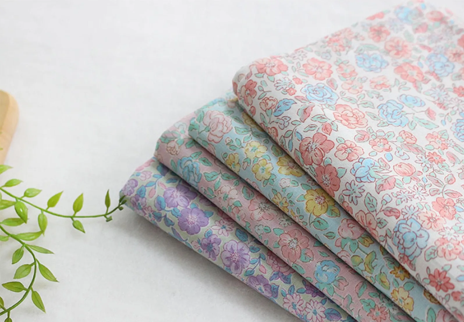 Little Roses Cotton Fabric - In 4 Colors - Quality Korean Fabric By the Yard / 54777