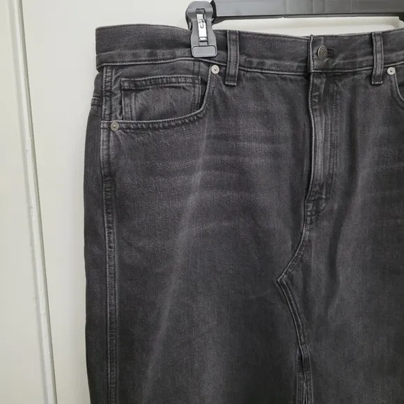 Madewell Black Raw Hem Mid Rise Denim Midi Skirt