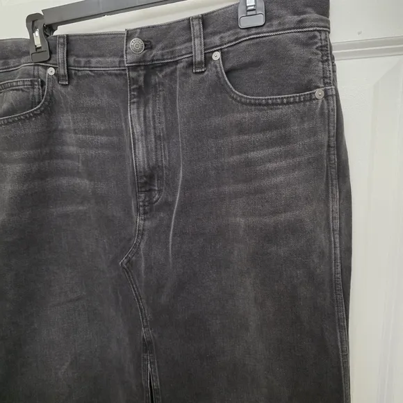 Madewell Black Raw Hem Mid Rise Denim Midi Skirt