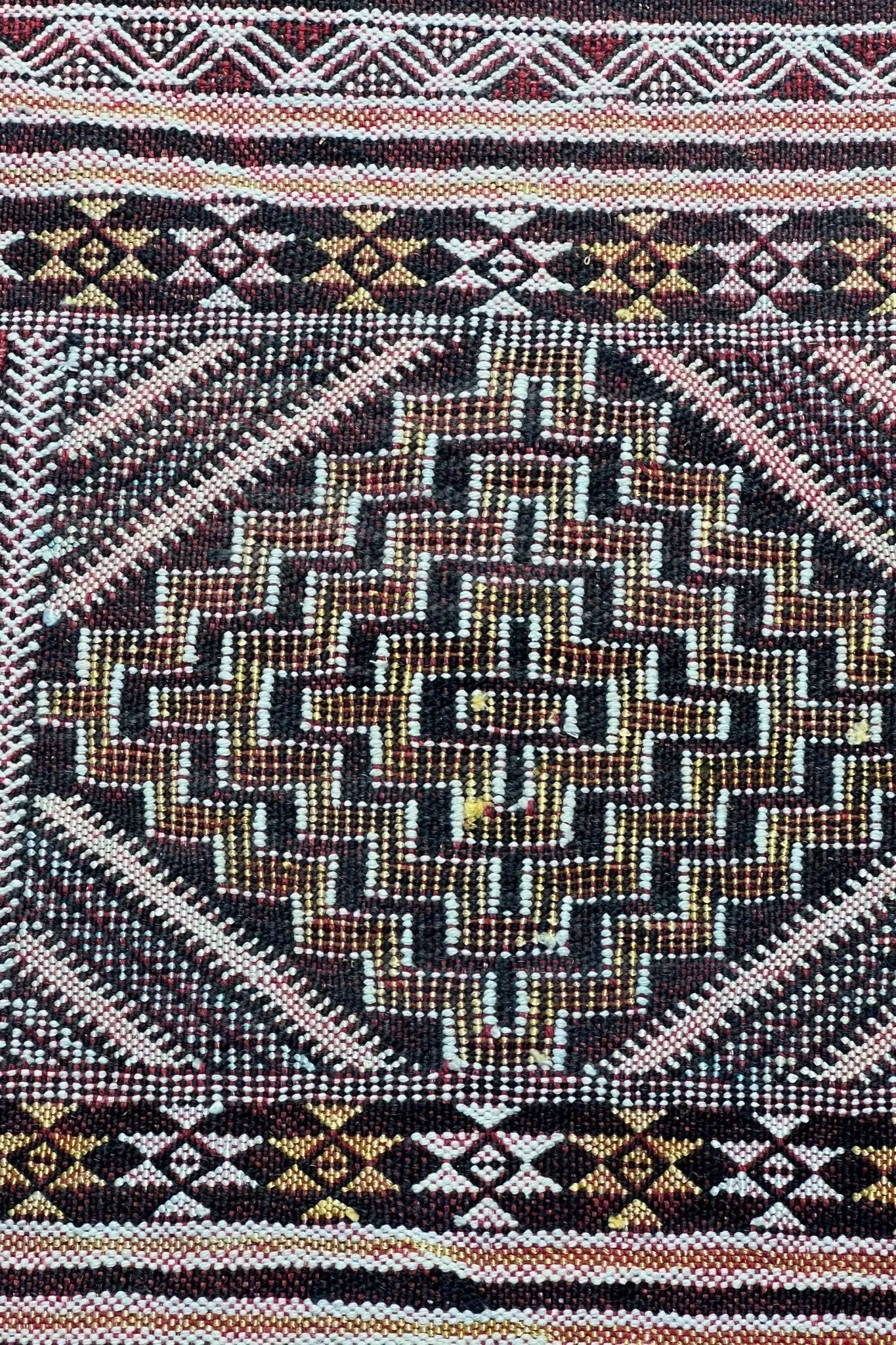 Moroccan area rug from Tifelt, Vegetable silk fabric, 5'1" x 7'5" or 156 cm x 227 cm