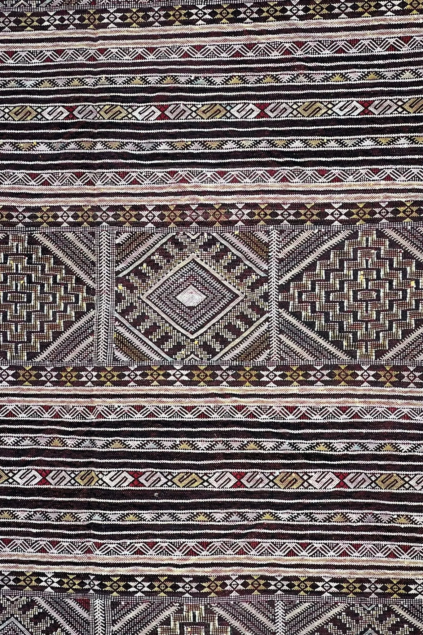 Moroccan area rug from Tifelt, Vegetable silk fabric, 5'1" x 7'5" or 156 cm x 227 cm