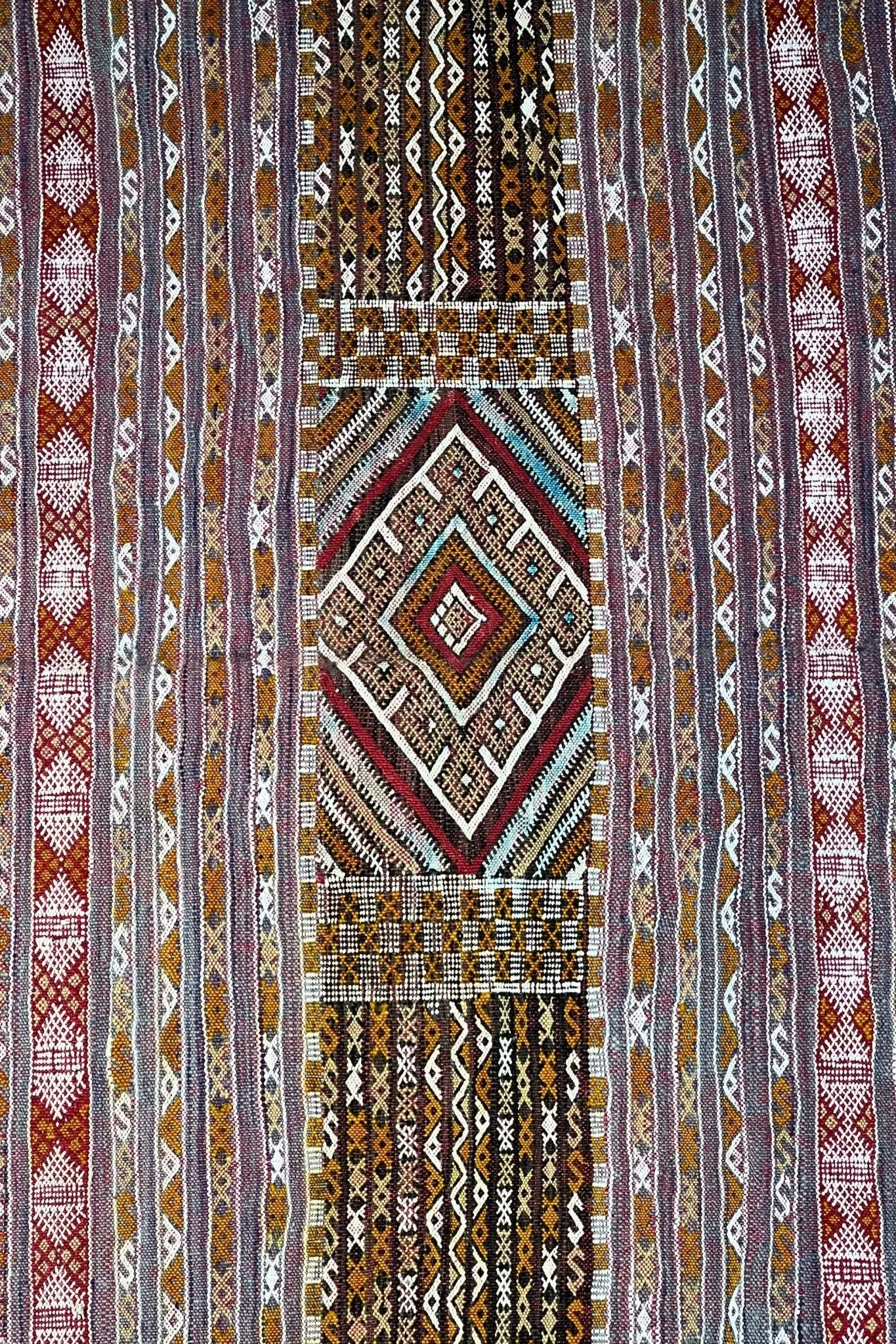 Moroccan area rug from Tifelt, Vegetable silk fabric, 5'7" x 6'7" or 170 cm x 200 cm