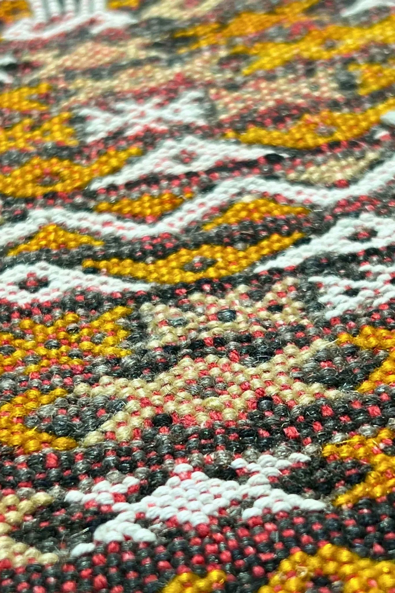 Moroccan area rug from Tifelt, Vegetable silk fabric, 5'7" x 6'7" or 170 cm x 200 cm