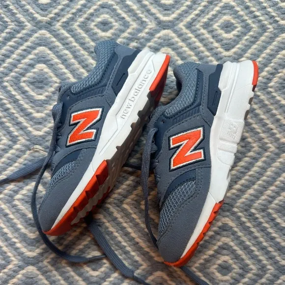NEW BALANCE Boy's 997H (Little Kid) Grey/Poppy Little Kid Wide Sneaker