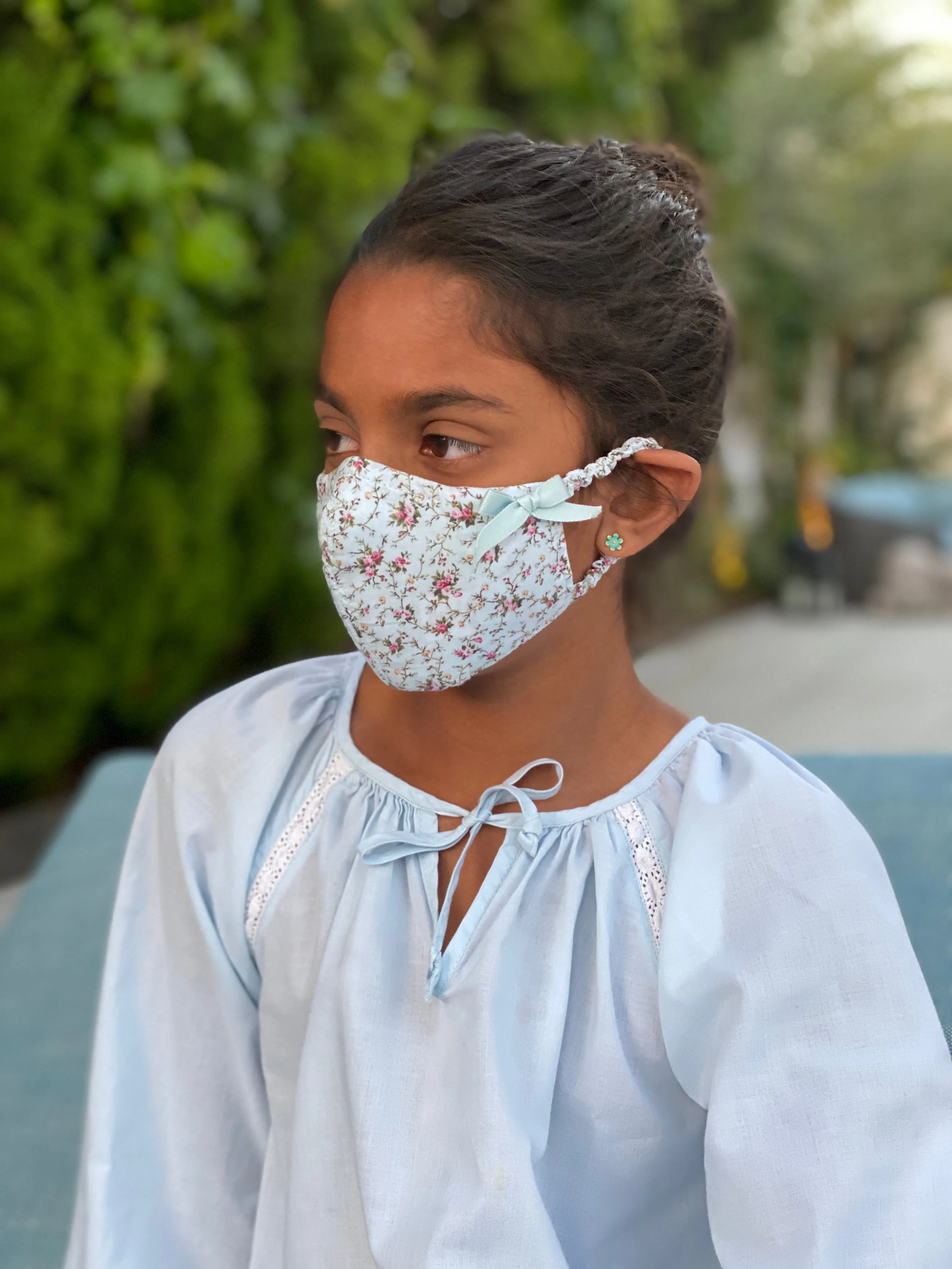 "Be Safe. Be Kind" Printed Heirloom Mask - Flower Garden, Pink