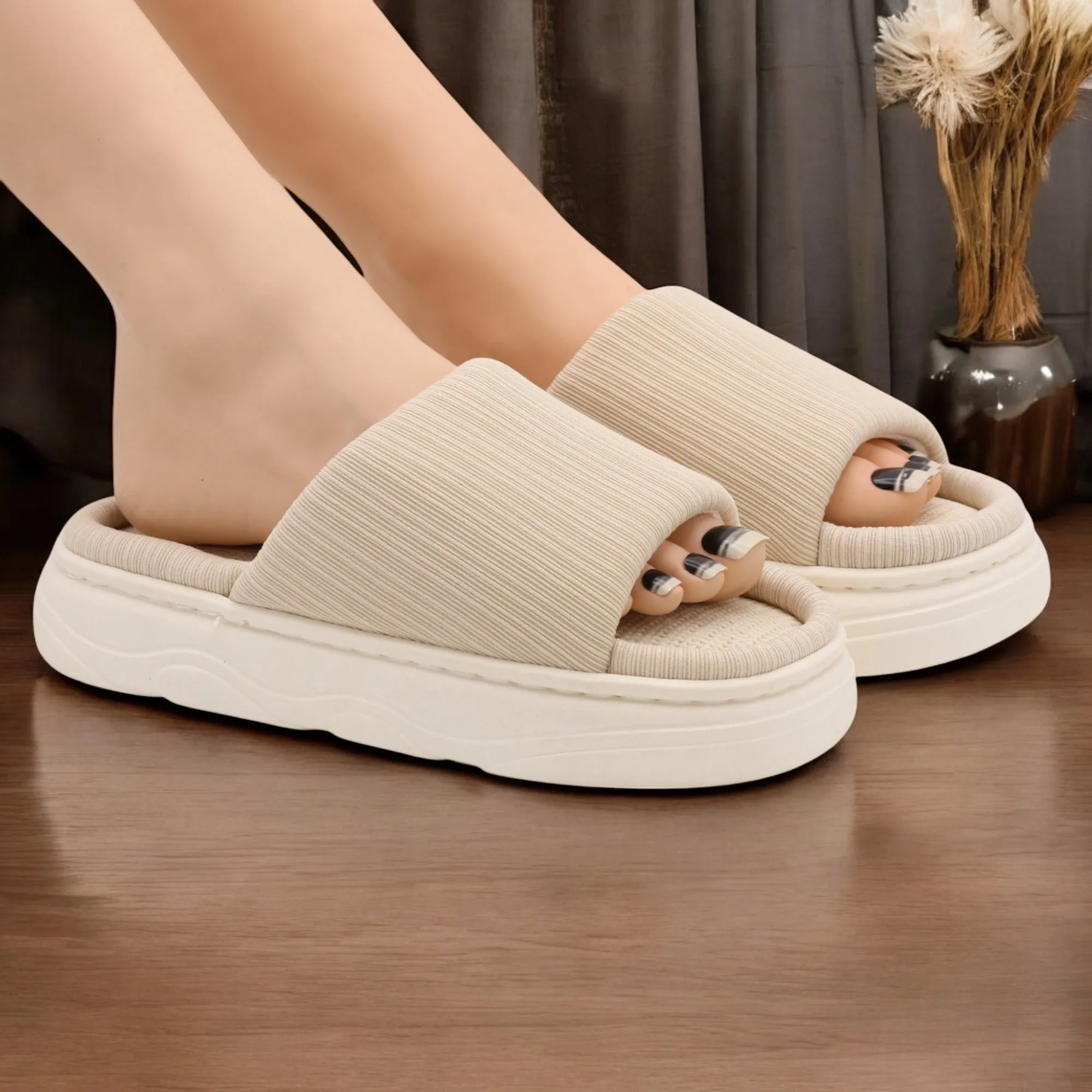Samplica comfy slipper