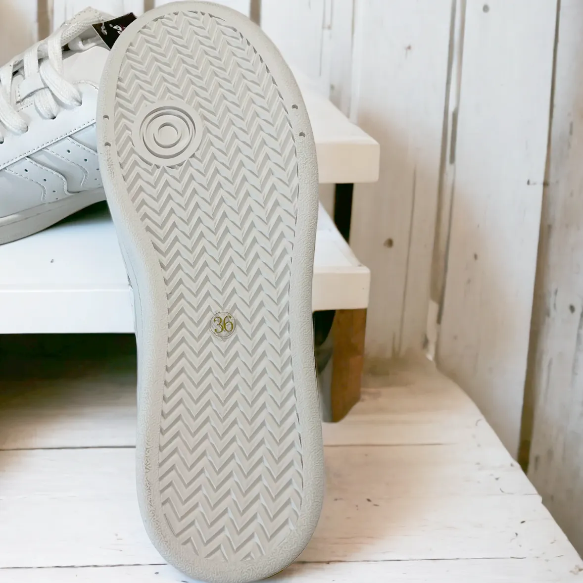 sheshe Australia Cindy Sneaker - White Leather