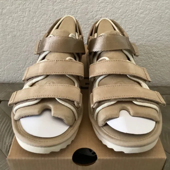 UGG Kids' GoldenCoast Slingback Sandal, size 5