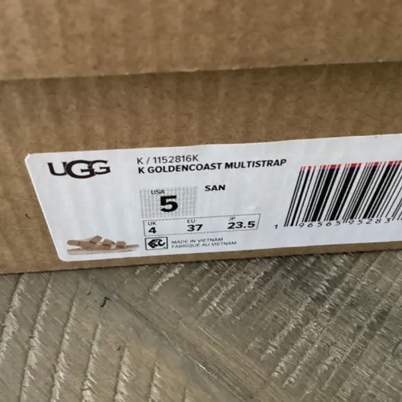 UGG Kids' GoldenCoast Slingback Sandal, size 5