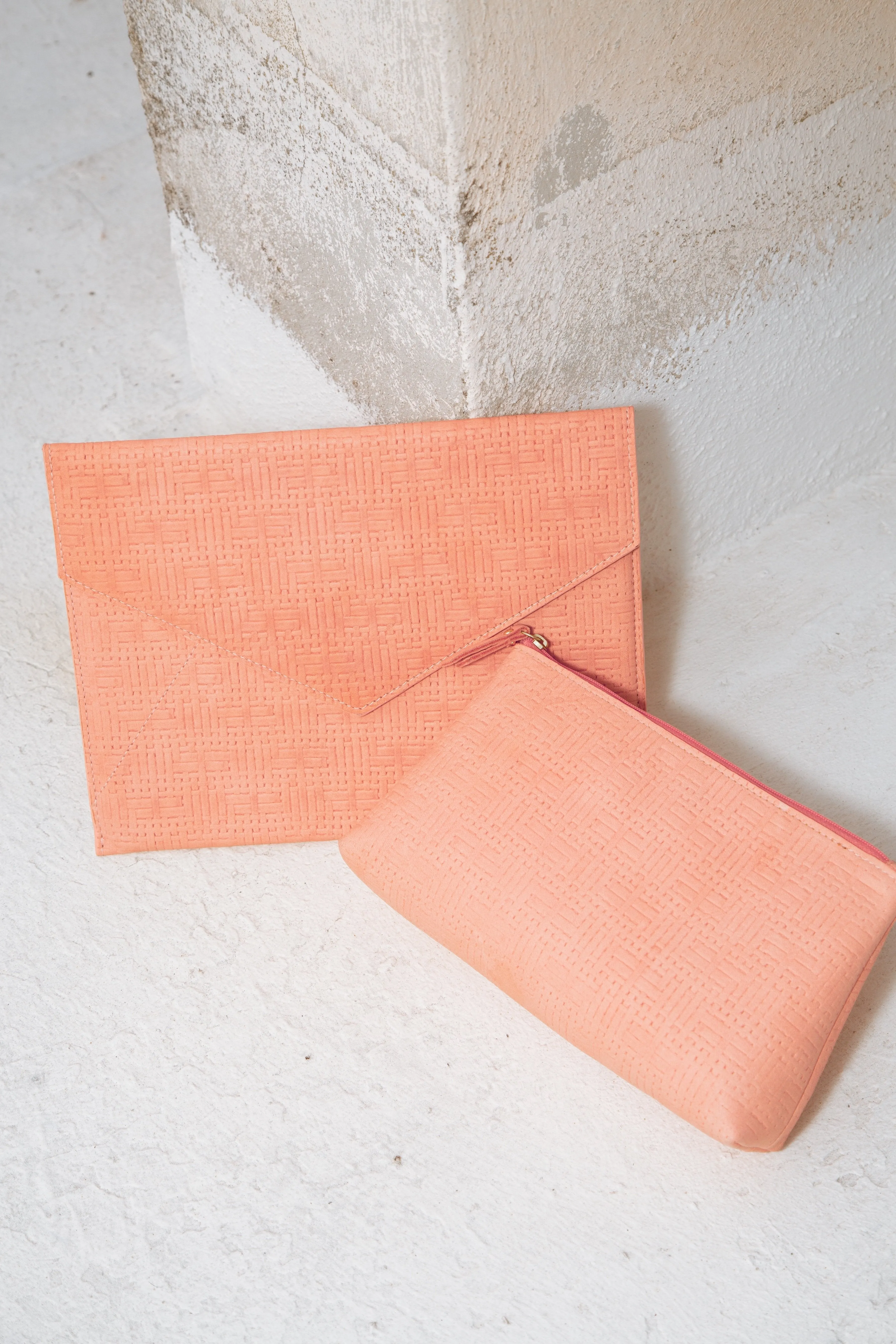Vesper Makeup Case/Apricot Basketweave