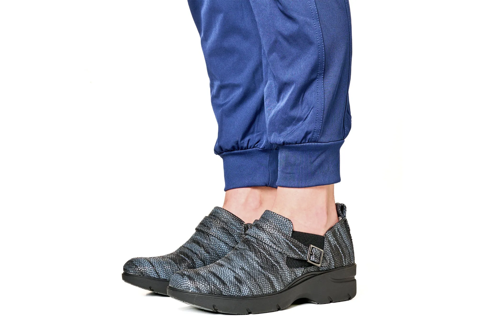 Womens Align Arya Leather Wide Fit Comfortable Arch Support Shoes